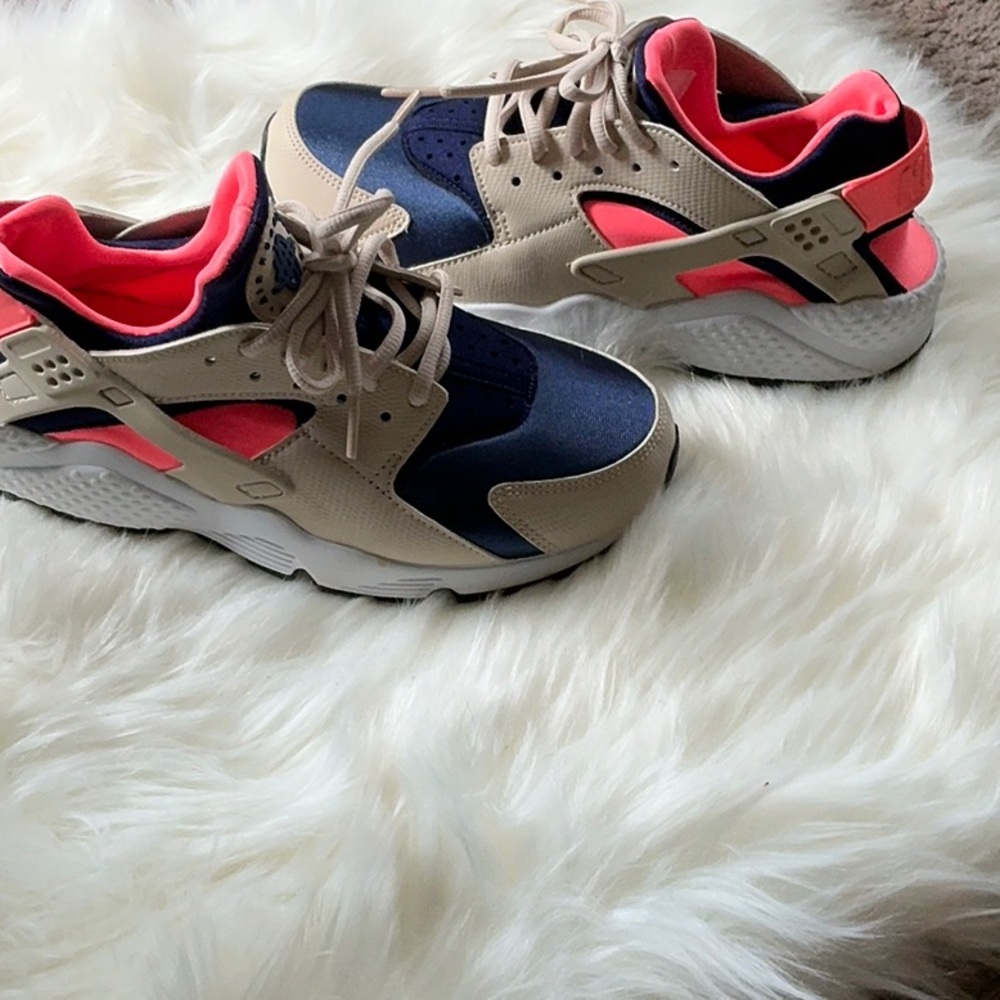 Nike Air Huarache Women's Running Shoes Sneakers Size 7